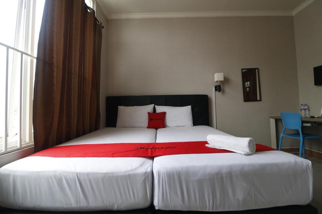 Reddoorz @ Ranotana Manado Hotel Ngoại thất bức ảnh
